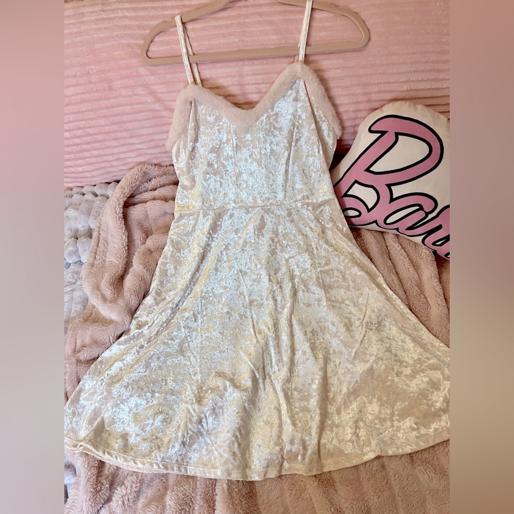 🛍️ NWT Hot Topic ‘Clueless’ Velvet Dress - Large - 90s/y2k - Costume/Cosplay